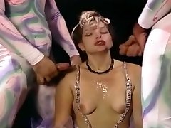 sfreak amateur نشان دادن کاباره می شود sanny loney sex و hidi idean به عنوان رقصنده برهنه