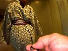 CHIHIRO AKINO Exposure in Japanese Ryokan - CARIBBEANCOM