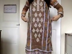 Pakistani Sexy bdxxx fuck sliping girl Getting Naked