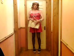 Limerick Sissy Mike porntubmovsnet lesbianas Shows off his New Summer Dress