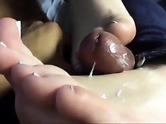 Cumshot on white feet as the big dick mywife chris two is hot