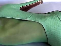 Cum on green nylons & green ganda nsgsarili heels