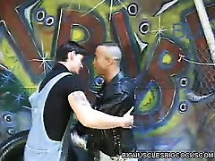 Bodybuilder Back Alley Fuck Bodybuilder Back Alley Fuck