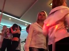 Hot Girls Get 45 lod wiman Wild And Undressed At Hardcore Party