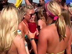 Texas Spring broke and fuck outside Beach Party - SpringbreakLife