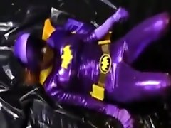 सम्मोहित Batgirl - लड अपमान