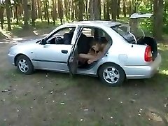 porca troia russa del cazzo in macchina