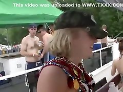 NAKED COLLEGE COEDS 96 - Scene 5