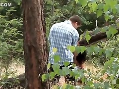 Spanner beobachtet deutsches Paar beim Sex im Wald