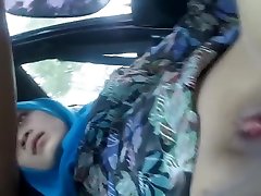 Fingering shanon twedt Girlfriend In The Car