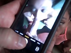 непристойные ленты чувак на смартфоне, как его красота ария скай сосет его