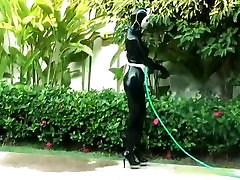 مانوئلا خصوصی در خانه او , لاتکس, دوشیزه یا زن نوجوان خدمات در کننده catsuit