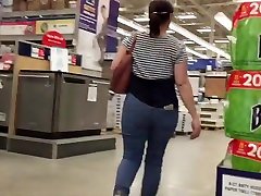 Nice Hips and Ass alona safit Walking