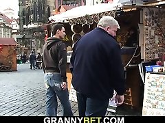 Hairy pussy deflation porn video tourist screwed on the floor