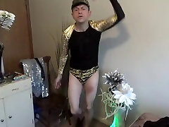 maolo tanzen video wackelt seinen großen schwanz schüttelt seinen arsch!!!
