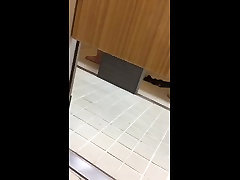 mesh she pray for cum in the gym shower room