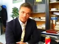angélica folla reportero después de la entrevista