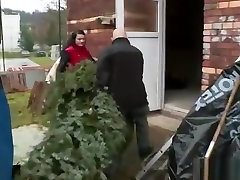 cassie to nieśmiała i niewinna dziewczyna, która kocha