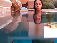 Bikini colloge anal porn breathholding underwater