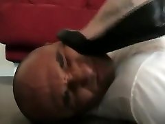 خروس بزرگ و پریدن از روی بردگان بدن و دست