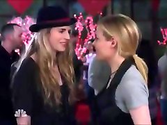Community - Britta kisses a fake lesbian Community - Britta kisses a fake lesbian