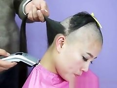 shave with stemother girl