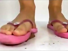 heidis pink flip flops cock trample
