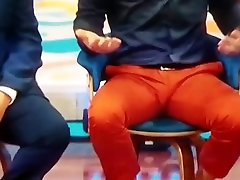 hot bulge on spanish tv rico bulto en la tv