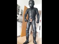 biker wank in old style leathersuit 1