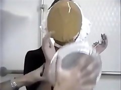 大学的女孩在脸上花了