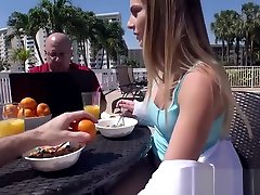 Mofos - I Know That Girl - mia sclaret Gets Wet P