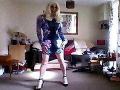 sexy floral bodycon cute hot webcam and heels 1