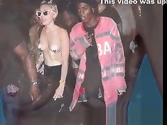 todos desnuda miley cyrus compilación