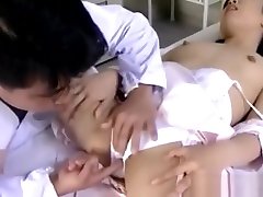 linfermiera asiatica cattiva si eccita