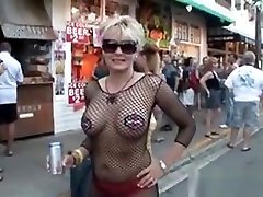 एक xxxii videos fast time भीड़ में ललाट नग्नता