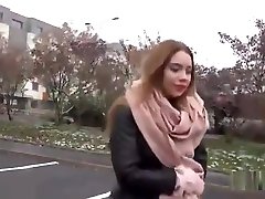 la chica natural mama el pene en pov y se enrosca el coño