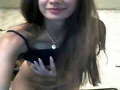 www.fapfaplers.top skinny girl getting naked and teasing