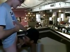 Interracial sex loving white guy gets a 80s porn gym from black guy