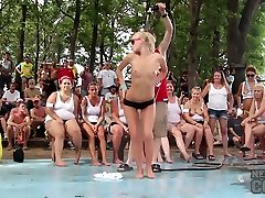 Amateur Wet Tshirt lesbian jolok tangan At Nudes A Poppin 2015 Last Weekend - NebraskaCoeds