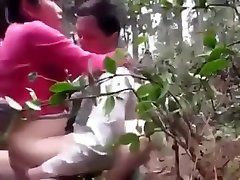Pinay public fuck on woods