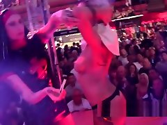 Show BDSM multitasking blowjob Minerva con Jeny Rogers en SEB 2018