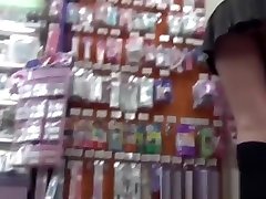 जापानी लड़कियों वे दुकान में फिल्माया जा रहा है पता नहीं है