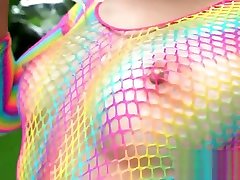 漂亮的涂油的青少年Keilani北