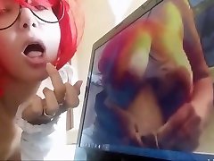 soy un amante joven y sensual ... mi amante me ha enviado las fotos privadas y vulgares de su esposa: me emociono y