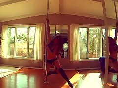 baile sexy con un culo jugoso