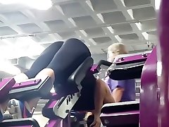 bresth milk porno video araujo daysi & cleavage - gym girl bent over in tights