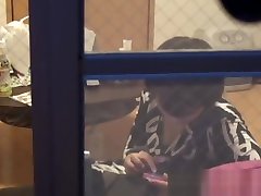 Japanese dady rep son eats out