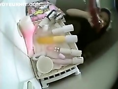 छिपे हुए कैमरे द्वारा ले शौचालय