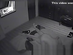 cctv fängt paar abbrennen kalorien die alte mode weg vor dem bett