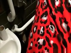 Horny couple fucks their brains out in a restaurants toilet
